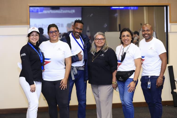 Voluntarios de Fundacion Ayudinga y Canal de Panama