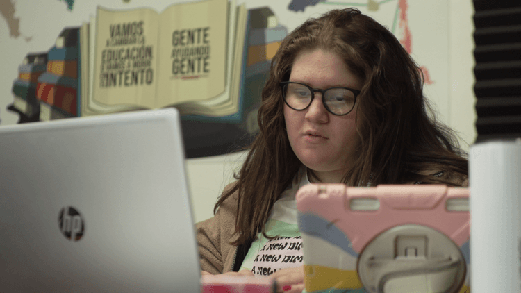 Analaura en modo creativo